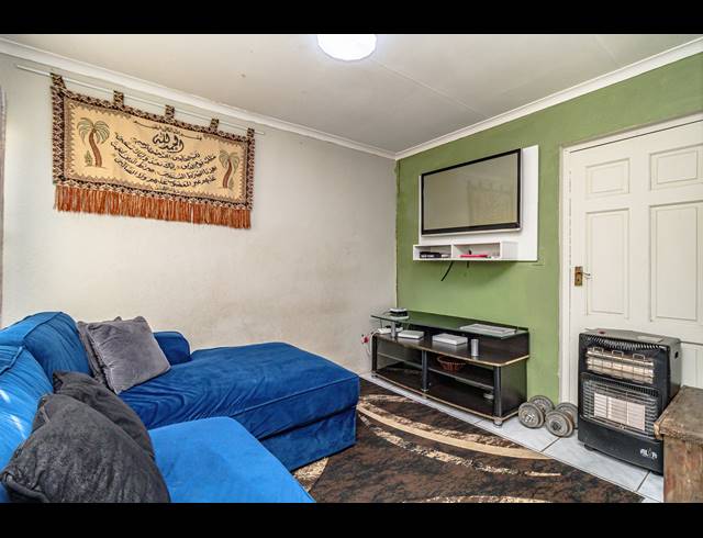 2 BEDROOM HOUSE FOR SALE IN CRESSLAWN